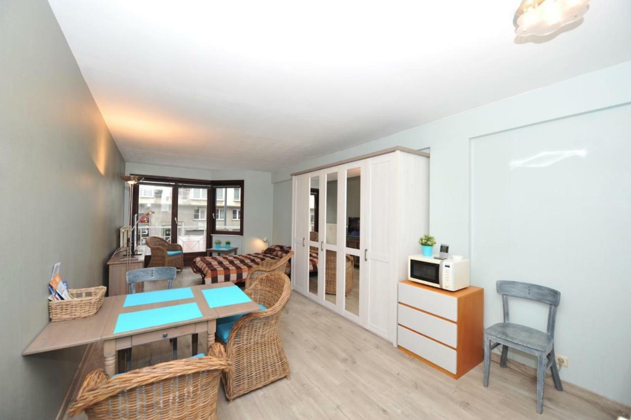 Toffe studio op 300m van de zeedijk van Oostende Buitenkant foto