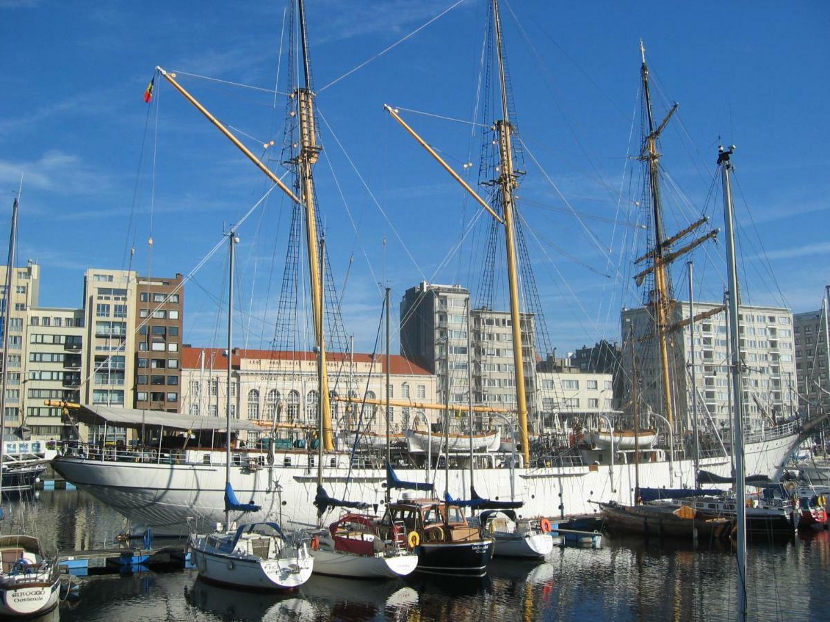 Toffe studio op 300m van de zeedijk van Oostende Buitenkant foto