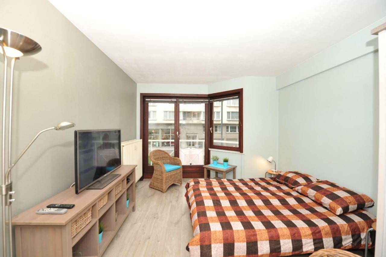 Toffe studio op 300m van de zeedijk van Oostende Buitenkant foto
